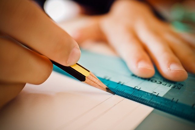 čára podle pravítka